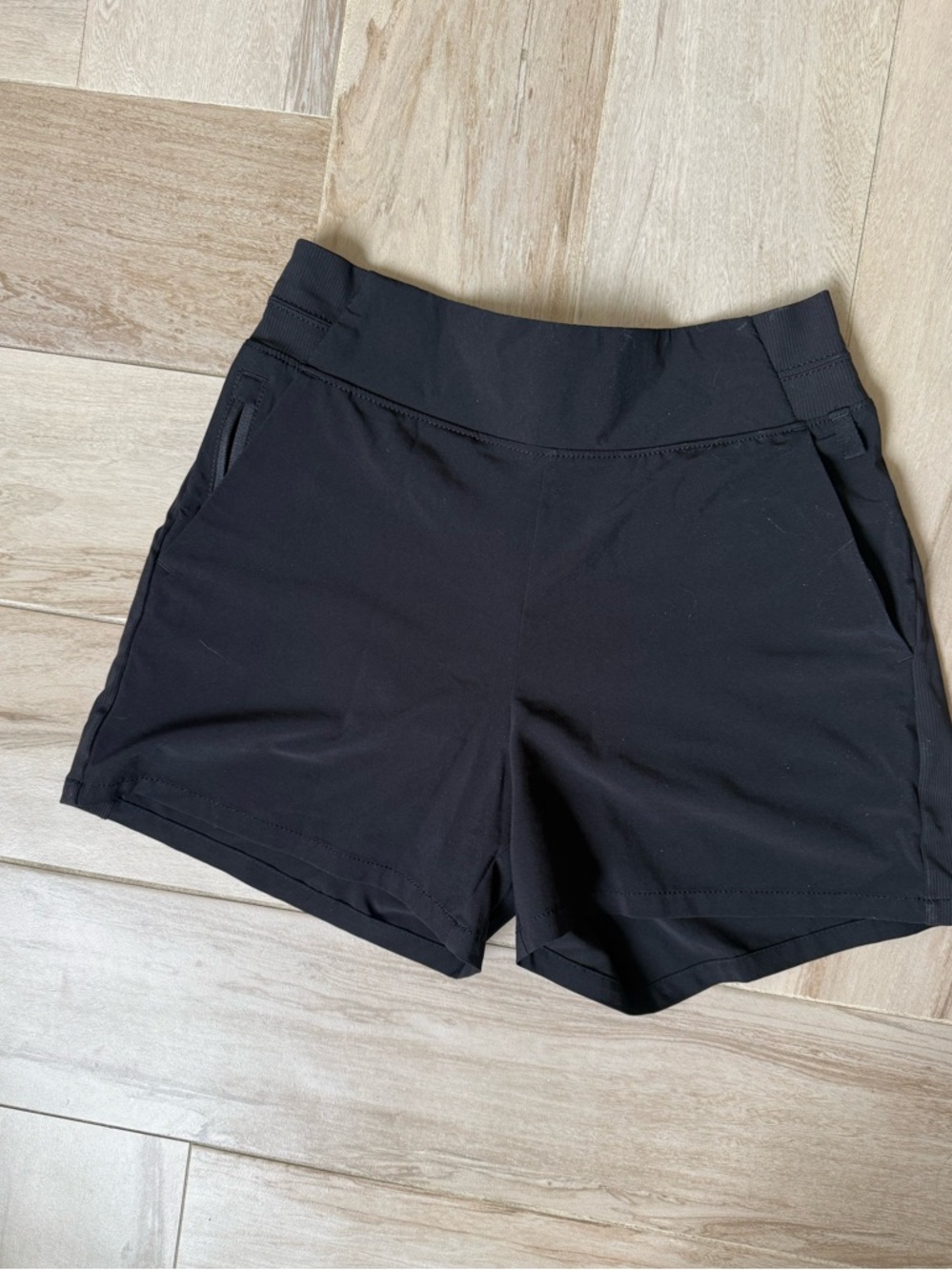 Athleta Brooklyn Shorts - Black sz 2 - Picture 3 of 7